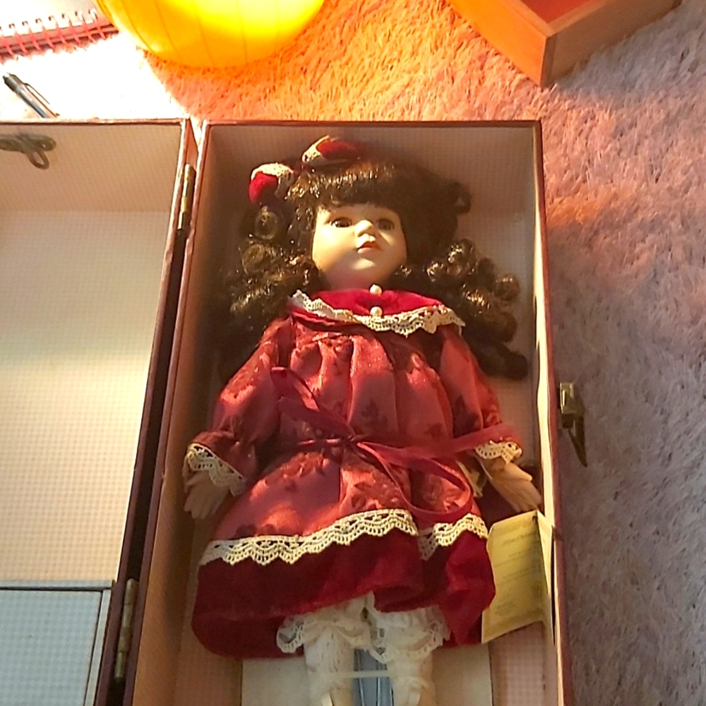 💝💝💝Collectible Doll